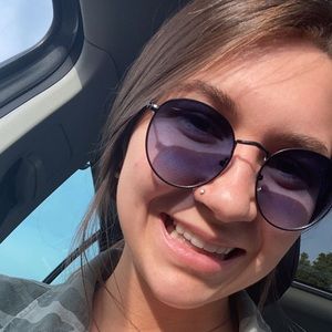 Meet your Posher, Grace